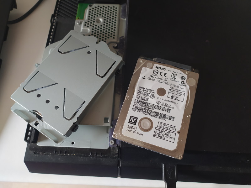 Ruidoso atravesar ponerse nervioso Cambiar disco duro PS4 y reinstalar sistema - YeaBit Informática